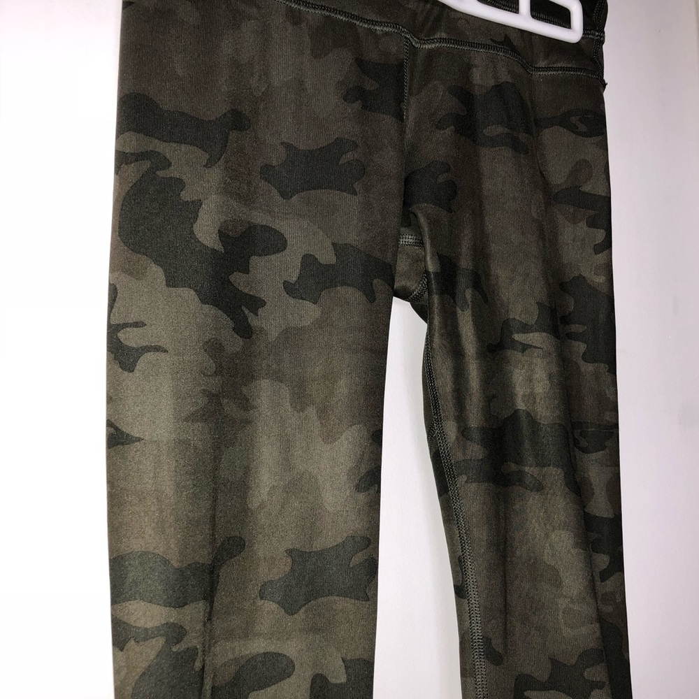Lululemon Camo Inspire Crop 2